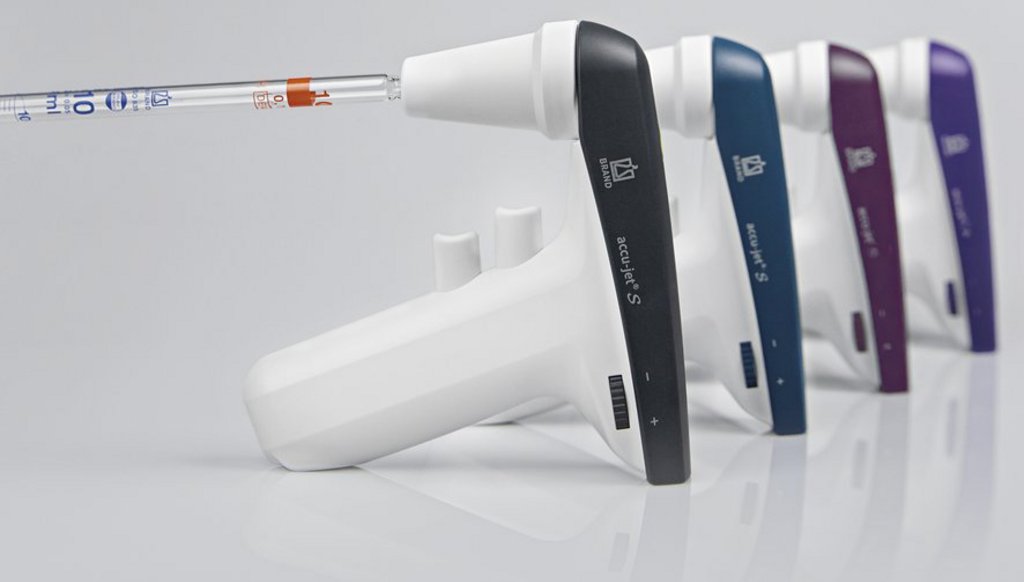 Brand accu-jet S pipetting aid.jpg