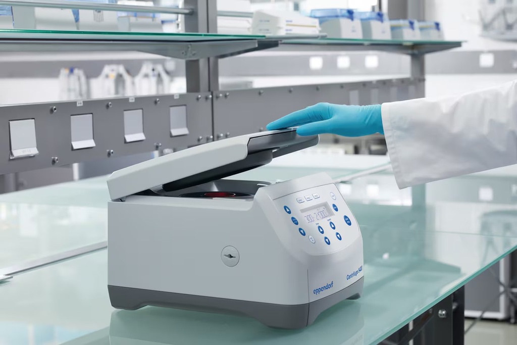 Eppendorf 5420 bord.jpg